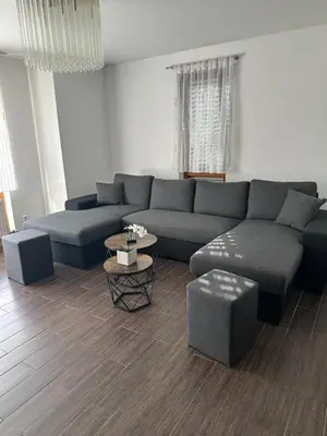 Ein Sitzbereich in der Unterkunft Ferienwohnung Obersulm