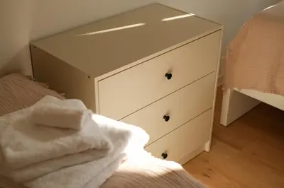 Ein Bett oder Betten in einem Zimmer der Unterkunft Urlaub in der Glückskoje - 2 SZ, Wintergarten, Haustiere willkommen