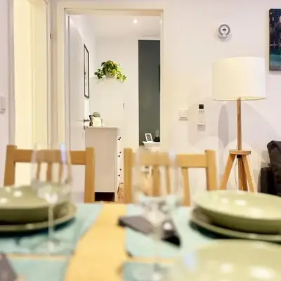 COZEE - Air-Conditioned Apartment with Netflix