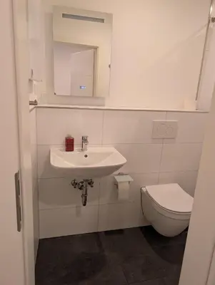 Ein Badezimmer in der Unterkunft Pension zur Linde