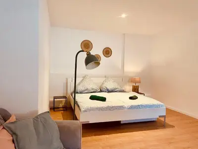 Ein Bett oder Betten in einem Zimmer der Unterkunft Odw homes - Large apartment with four bedrooms