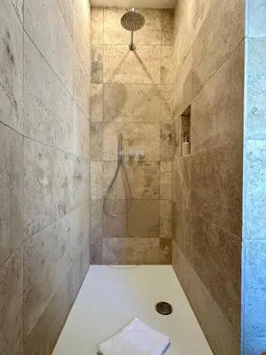 Ein Badezimmer in der Unterkunft Eisenturm - Stadthaus, Turmgewölbe