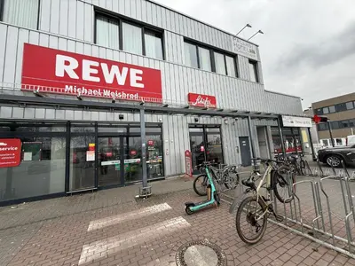 Radfahren an der Unterkunft Pallas Hotels oder in der Nähe