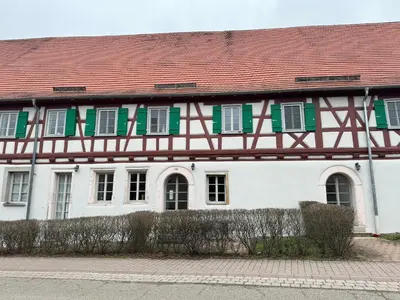 Das Gebäude in dem sich die Ferienwohnung befindet