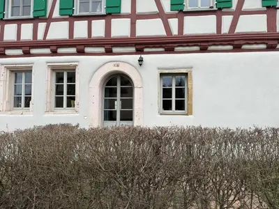 Das Gebäude in dem sich die Ferienwohnung befindet
