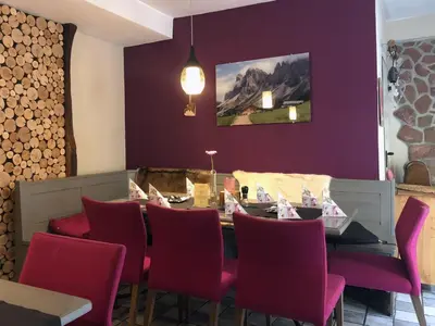 Ein Sitzbereich in der Unterkunft Hofschänke