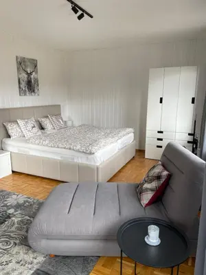 Ein Bett oder Betten in einem Zimmer der Unterkunft Ruhiges Apartment in Weissach - Nähe Porsche