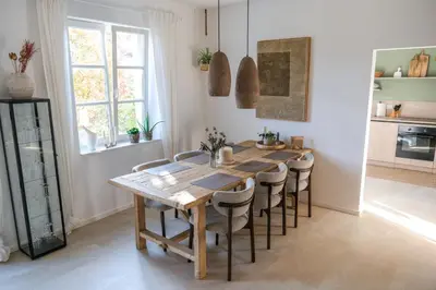 Küche/Küchenzeile in der Unterkunft Zenkoje - Ankommen, Entspannen mit Garten, Terrasse, 2 Schlafzimmern und 2 Bädern!