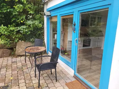 Ein Patio oder anderer Außenbereich in der Unterkunft Stilvolles Studio mit Terrasse und Stellplatz