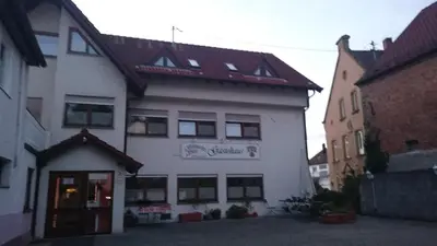Das Gebäude in dem sich das Hotel befindet