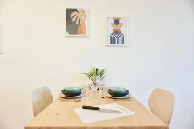 Grundriss der Unterkunft 2 separate Apartments direkt in der City mit privaten Stellplätzen max 1,65m Höhe und 1,8m Breite für bis zu 8 Personen