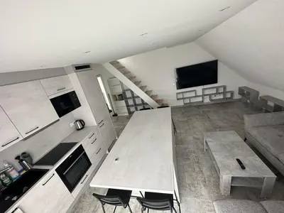 Küche/Küchenzeile in der Unterkunft New construction attic apartment top amenities