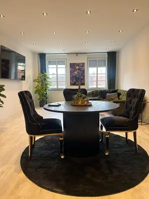 Ein Sitzbereich in der Unterkunft Good Vibes Luxury Homes