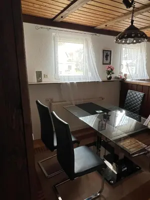 Ein Sitzbereich in der Unterkunft Ferienwohnung Monteurwohnung Heinrich