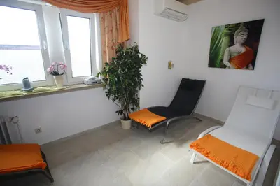 Ein Sitzbereich in der Unterkunft Pension Weinberg mit Landhaus Nizza