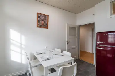 Küche/Küchenzeile in der Unterkunft 3-Zimmer-6-Einzelbetten-Parkplatz auf Anfrage