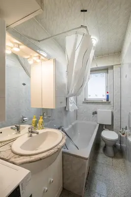 Ein Badezimmer in der Unterkunft 2-Zimmer-Apartment-mit-4-Einzelbetten