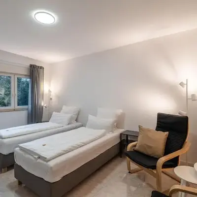 2-Zimmer-Apartment-mit-4-Einzelbetten