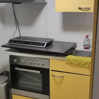 Einzelne Zimmer mit Gemeinschaft Dusche