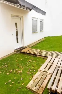 Ein Garten an der Unterkunft City Apartment Bequem