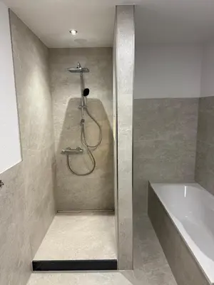 Ein Badezimmer in der Unterkunft KRAICHGAU # Ein Haus mit 3 Schlafzimmer und Terrasse