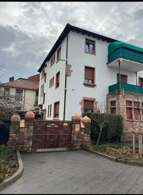 Das Gebäude in dem sich die Ferienwohnung befindet