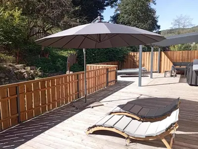 Ein Patio oder anderer Außenbereich in der Unterkunft Ferienwohnung Wasser mit Sauna