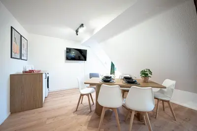 TV/Unterhaltungsangebot in der Unterkunft Zentrale Altbauwohnung am Barockschloss