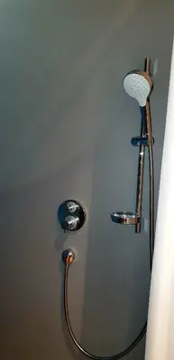 Ein Badezimmer in der Unterkunft Zimmer im Erdgeschoss