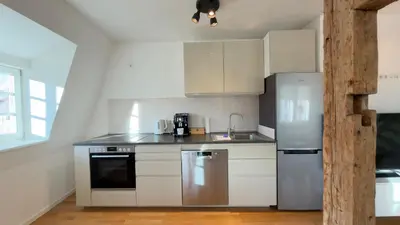 Küche/Küchenzeile in der Unterkunft LudwigsHome Apartmenthaus - Einzelapartments mit kostenfreiem Parkplatz, WLAN, voll ausgestatteter Küche