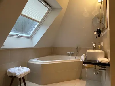 Ein Badezimmer in der Unterkunft Villa Waldfrieden - Design trifft Budget