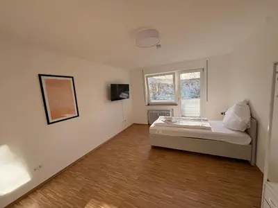 TV/Unterhaltungsangebot in der Unterkunft Altstadtperle Ettlingen mit Smart TV und WLAN