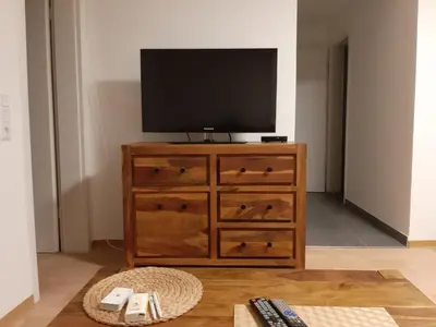 TV/Unterhaltungsangebot in der Unterkunft Perfekt für Firmen, Pendler, berufliche Übernachtungen