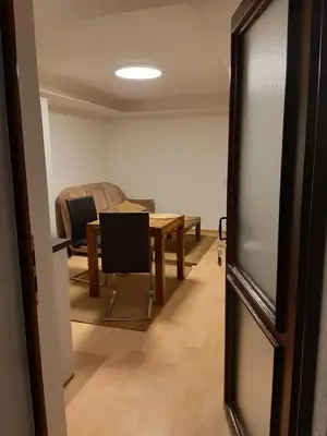 Ein Sitzbereich in der Unterkunft Perfekt für Firmen, Pendler, berufliche Übernachtungen