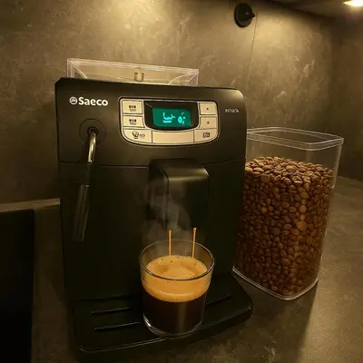Kaffee-/Teezubehör in der Unterkunft Modernes, neu eingerichtetes Apartment in Top Lage Nahe Autobahn, S Bahn und Stadtzentrum
