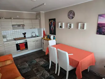 Küche/Küchenzeile in der Unterkunft Ferienwohnung Nähe Flughafen
