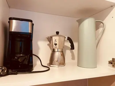 Kaffee-/Teezubehör in der Unterkunft Odw homes - small cozy old town apartment
