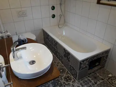 Ein Badezimmer in der Unterkunft Holiday Home Freistehendes Nurdachaus im Ferienpark Schellbronn by Interhome