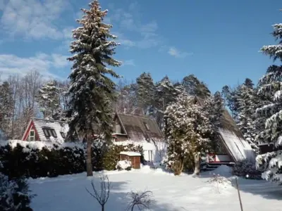 Holiday Home Nur-Dach-Ferienhaus für vier Personen by Interhome im Winter