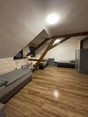 Ein Sitzbereich in der Unterkunft Monteurwohnung Neustadt an der Weinstraße