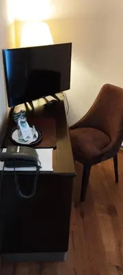 Ein Sitzbereich in der Unterkunft Hotel am Theater