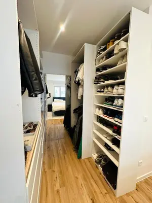 Grundriss der Unterkunft Luxuriöse & stilvolle Wohnung mit Spa-Bad, Home-Office & Fitnessbereich