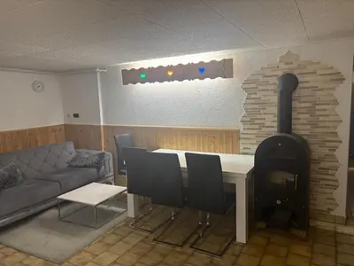 Ein Sitzbereich in der Unterkunft Apartment with kitchen, double bed, TV, S-Bahn 5 min