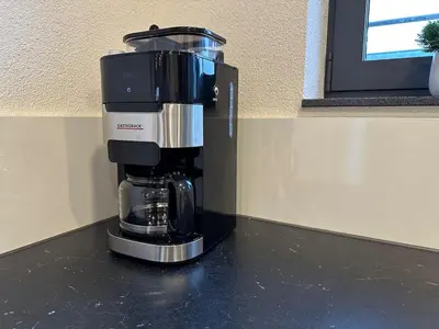Kaffee-/Teezubehör in der Unterkunft Neue helle 4 Zimmerwohnung mit Tiefgaragenparkplatz