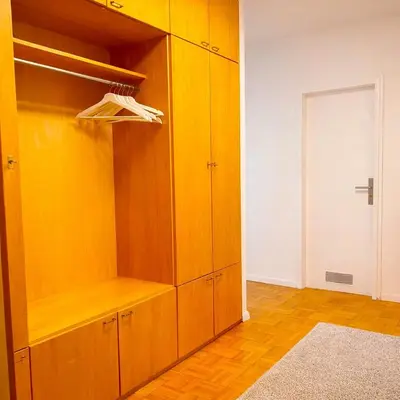 Grundriss der Unterkunft stylische 110m2 Wohnung in Top Lage mit Balkon und 2 Schlafzimmern für bis zu 6 Personen sowie kostenloser Parkgarage max 1,65m Höhe und 1,8m Breite