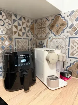 Küche/Küchenzeile in der Unterkunft S&G Home Stilvolles 2-Zimmer-Apartment in zentraler Lage, Komfort & Entspannung garantiert!