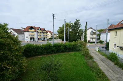 Das Gebäude in dem sich das Ferienhaus befindet