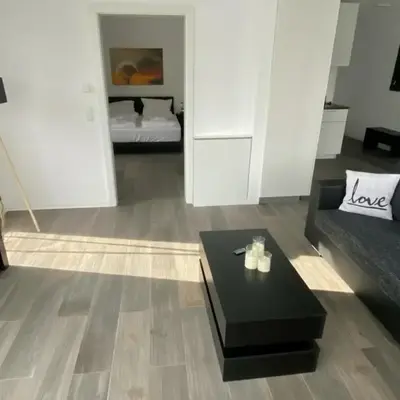 Homely second Floor Apt-Balkon und Parken-APOLONIAliving