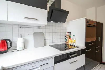 Küche/Küchenzeile in der Unterkunft nJoy! Business Apartment Neckarsulm - nähe Audi & Balkon