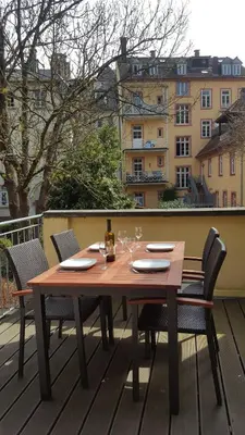Ein Balkon oder eine Terrasse in der Unterkunft Ferienwohnungen Neckarblick - Heidelberg Altstadt